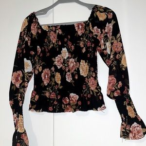 Long sleeve chiffon flower shirt. Small